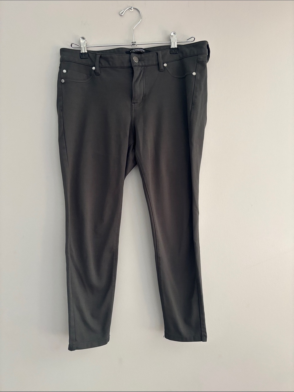 Liverpool Olive Cropped Ankle Pants
